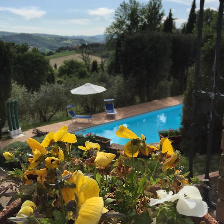 Il Broglino Villa Todi Rum bild