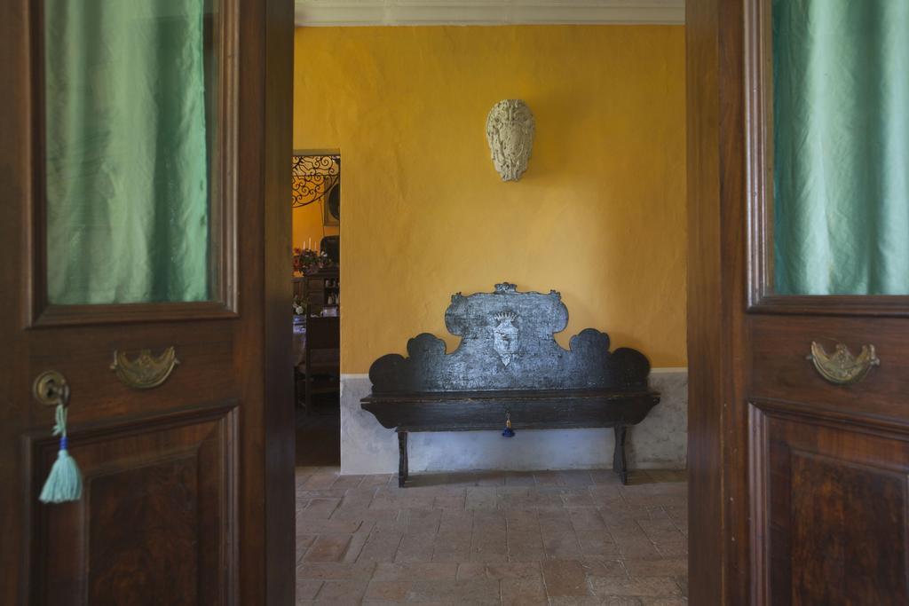 Il Broglino Villa Todi Rum bild