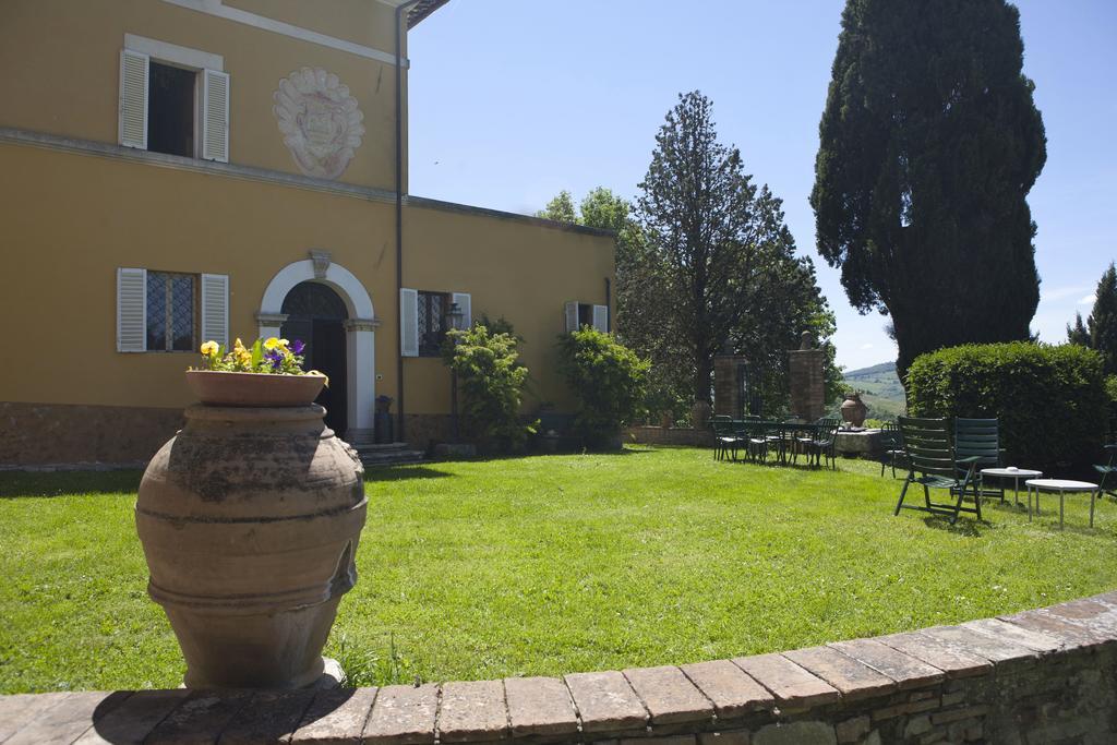 Il Broglino Villa Todi Exteriör bild