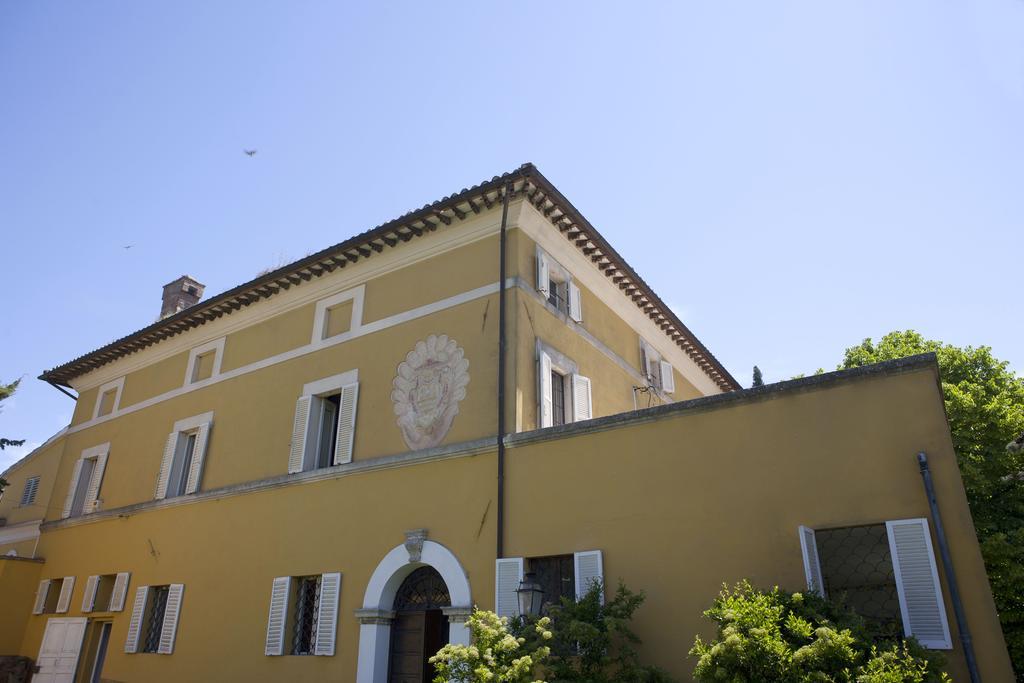Il Broglino Villa Todi Rum bild