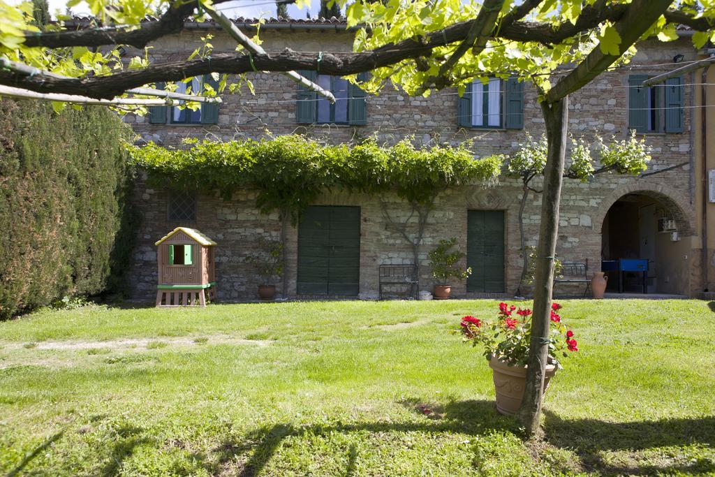 Il Broglino Villa Todi Exteriör bild
