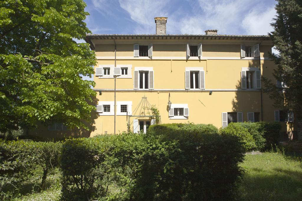 Il Broglino Villa Todi Rum bild
