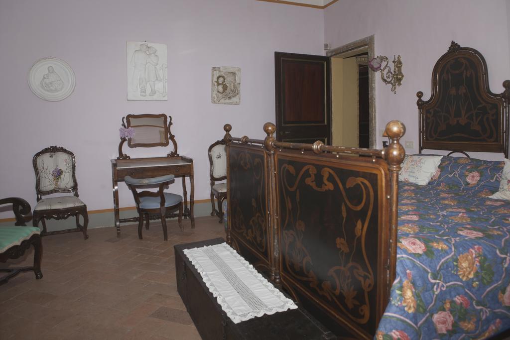 Il Broglino Villa Todi Rum bild