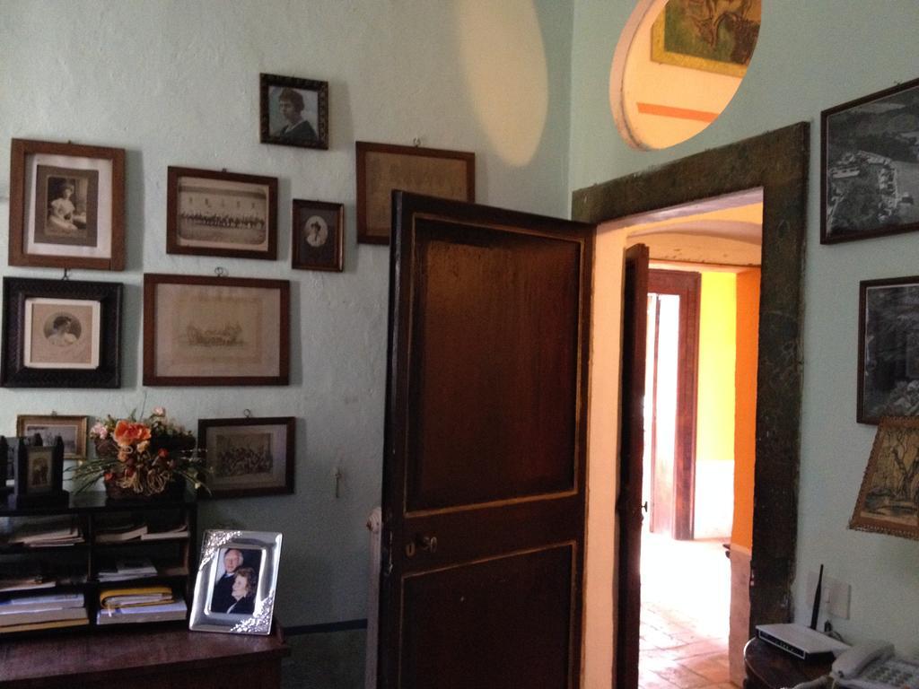 Il Broglino Villa Todi Exteriör bild
